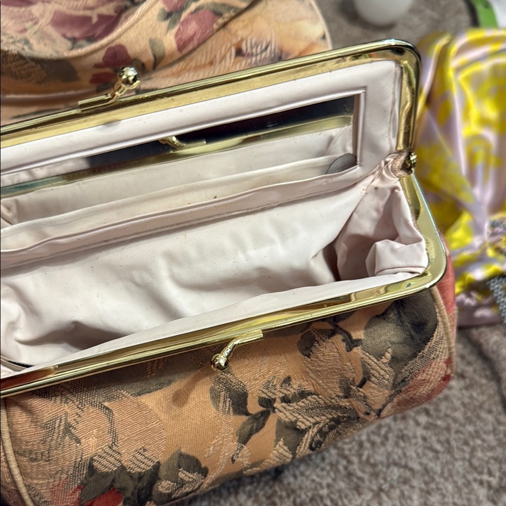 Source Unknown Cream And Red Backpack Stylish And… - image 2